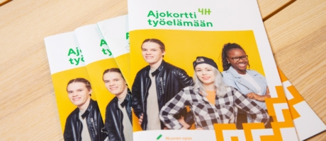 Ajokortti työelämään -oppaita